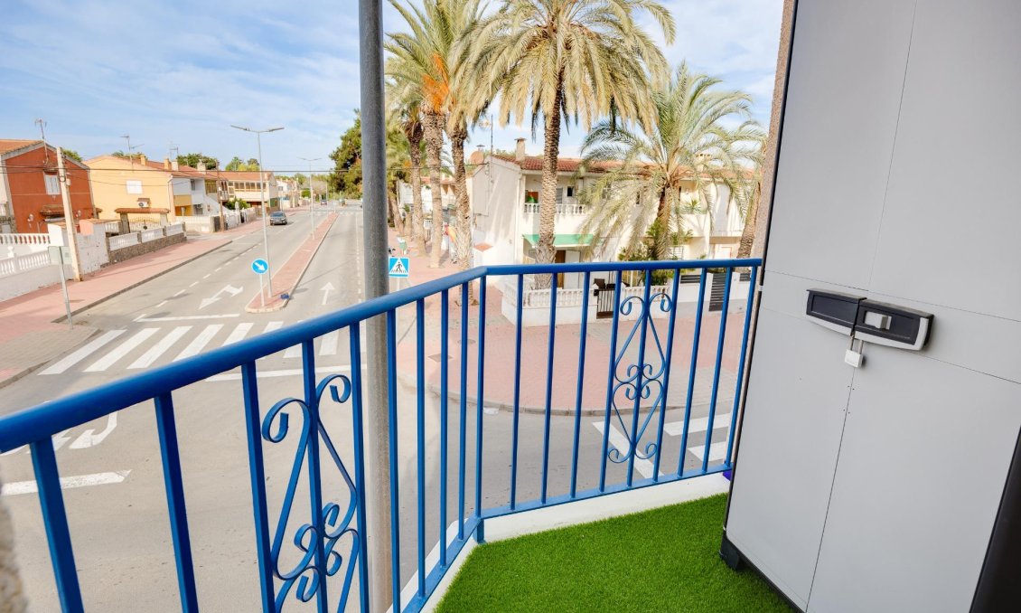 Revente - Appartement -
Torrevieja - Playa De Los Naufragos