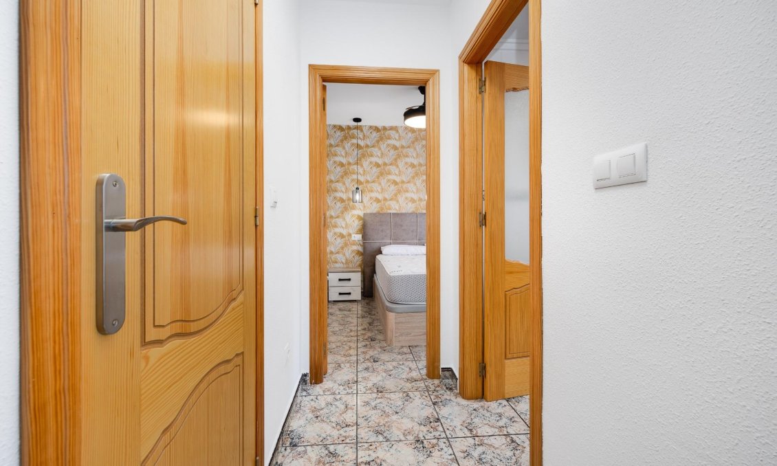 Revente - Appartement -
Torrevieja - Playa De Los Naufragos