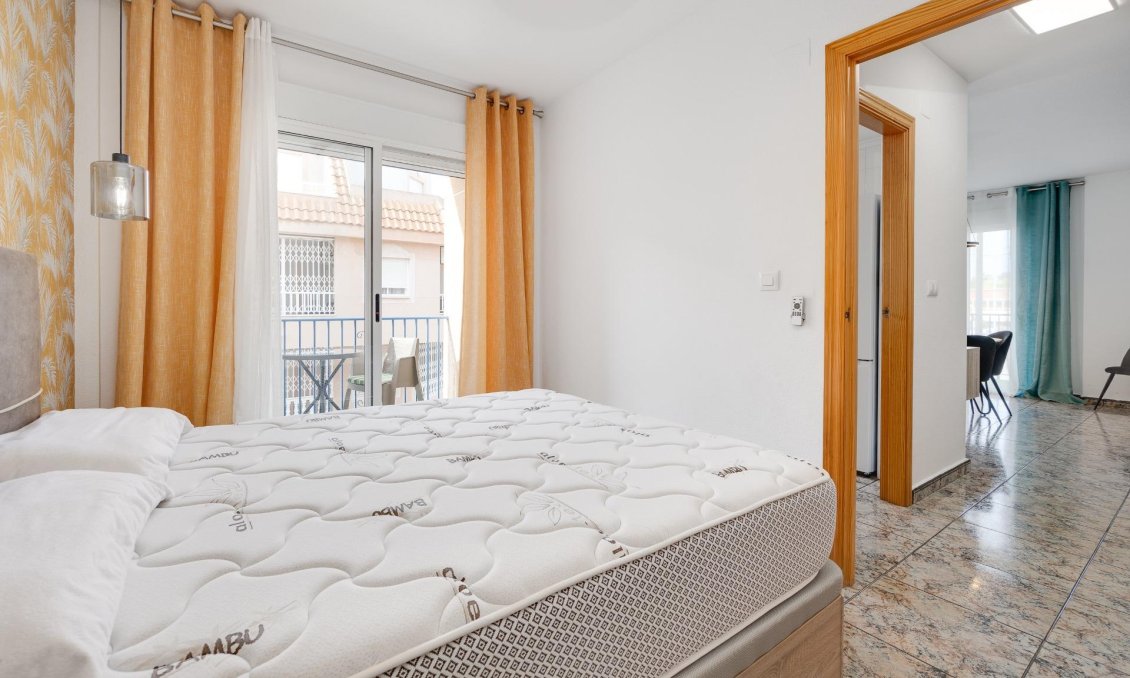 Revente - Appartement -
Torrevieja - Playa De Los Naufragos