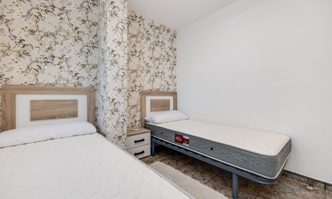 Revente - Appartement -
Torrevieja - Playa De Los Naufragos