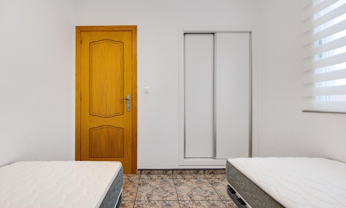 Revente - Appartement -
Torrevieja - Playa De Los Naufragos