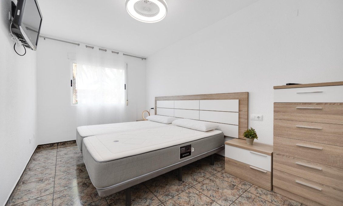 Revente - Appartement -
Torrevieja - Playa De Los Naufragos
