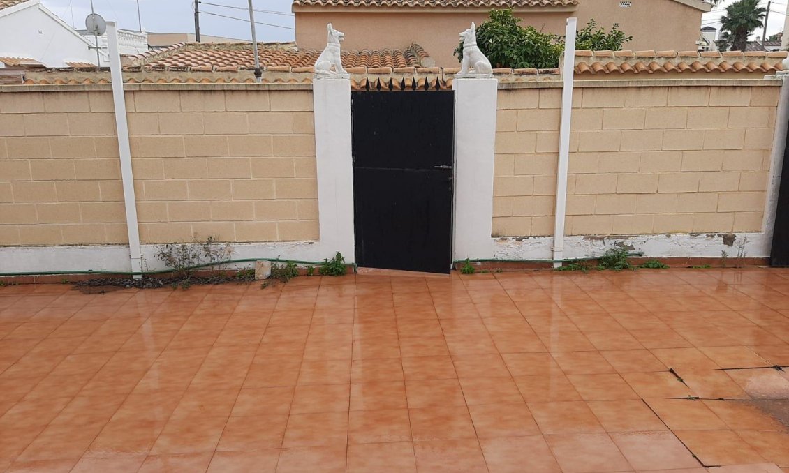 Segunda mano - Villa -
Orihuela Costa - La Florida