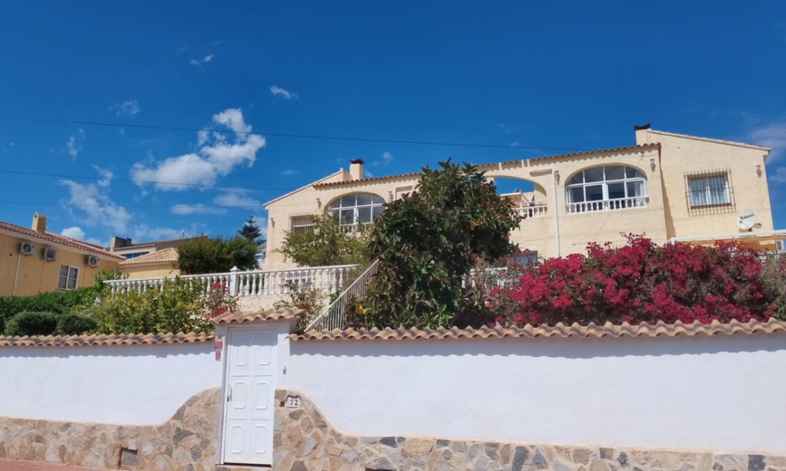 Segunda mano - Villa -
Torrevieja - Costa Blanca
