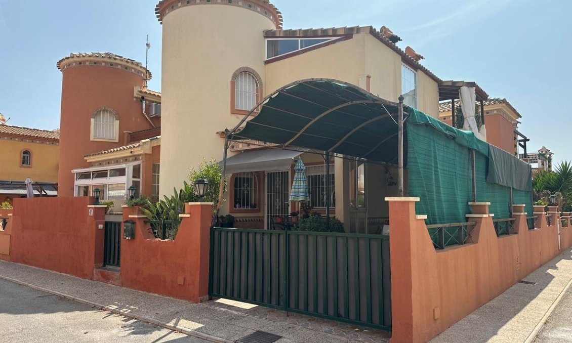 Wiederverkauf - Villa -
Orihuela Costa - Playa Flamenca