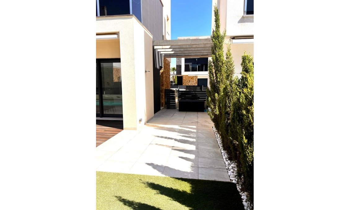 Segunda mano - Villa -
Orihuela Costa - Lomas De Cabo Roig-los Dolses
