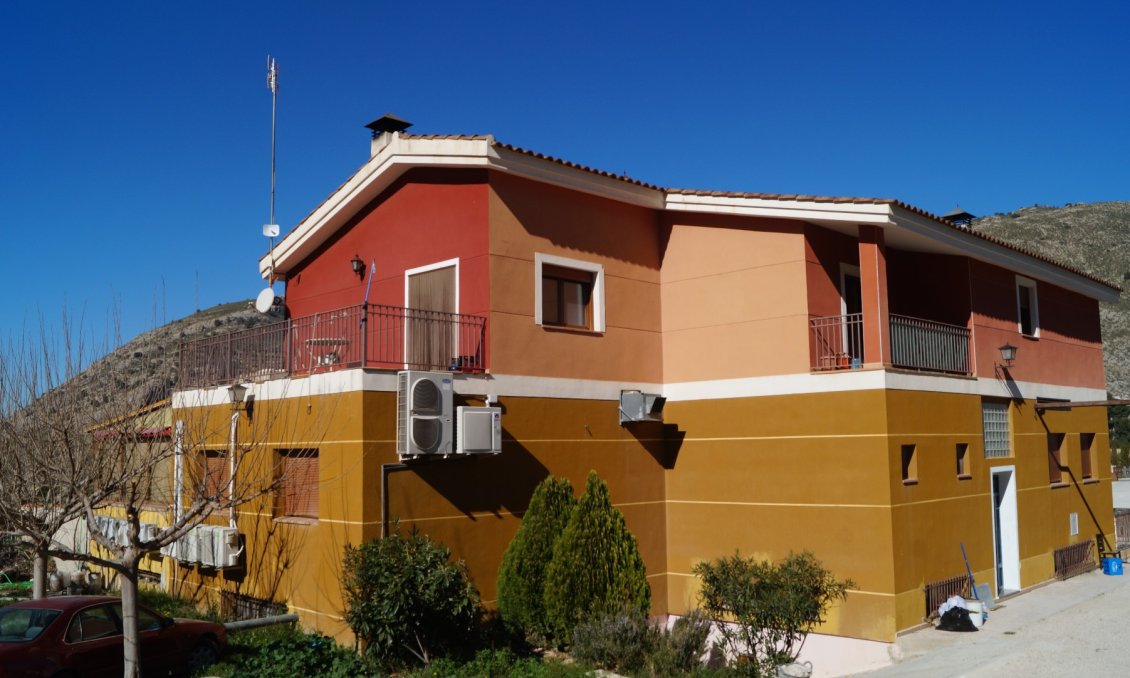 Segunda mano - Villa -
Petrer - Inland