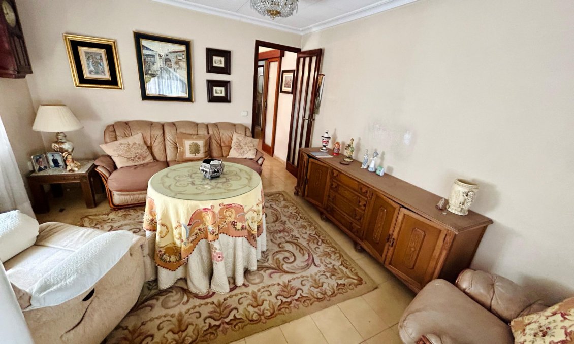 Wiederverkauf - Villa -
Torrevieja - Costa Blanca