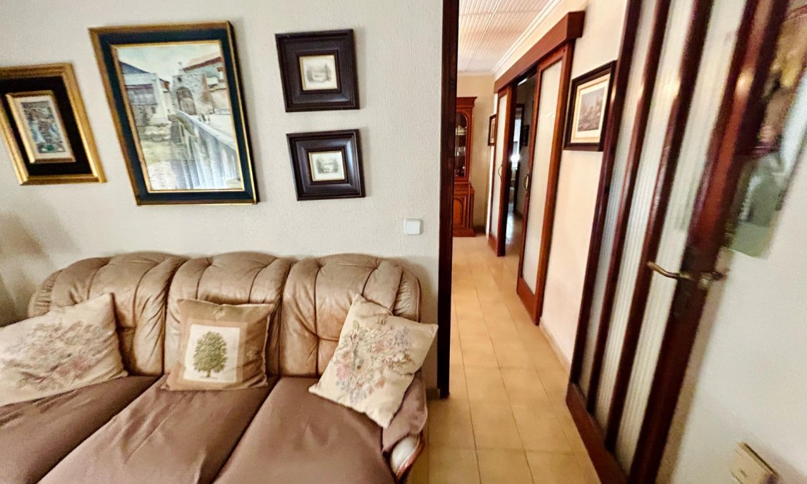 Wiederverkauf - Villa -
Torrevieja - Costa Blanca
