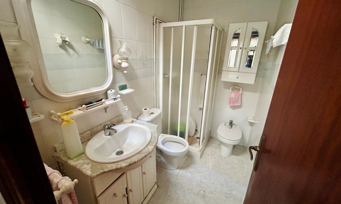 Wiederverkauf - Villa -
Torrevieja - Costa Blanca