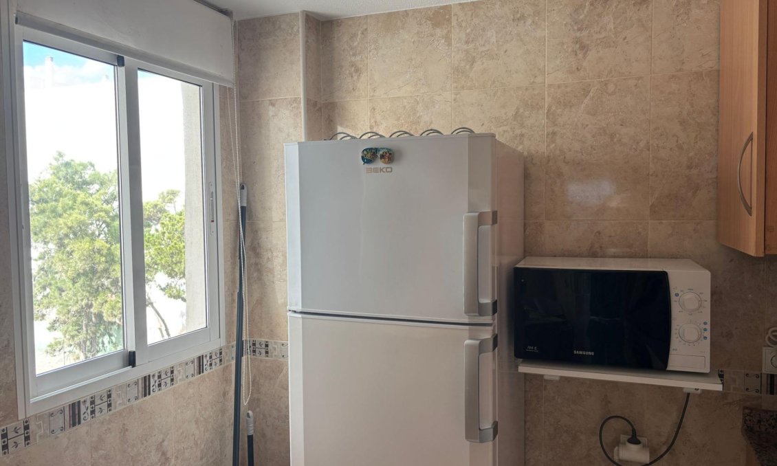 Segunda mano - Apartamento -
Torrevieja - Centro
