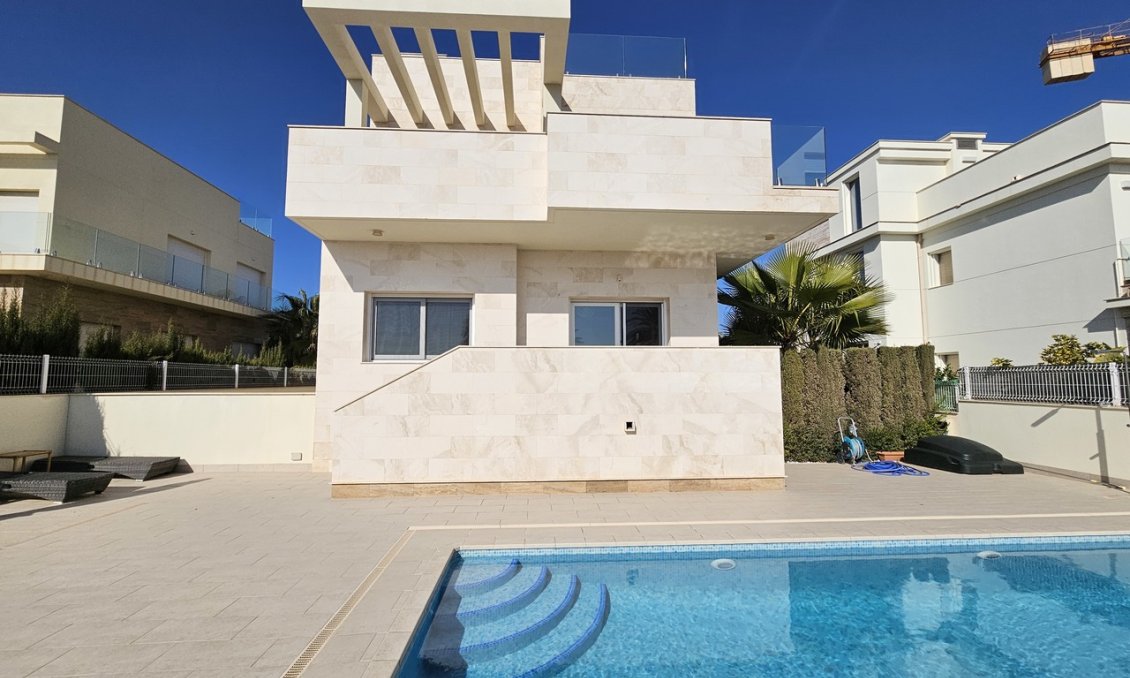 Segunda mano - Villa -
La Zenia - Costa Blanca