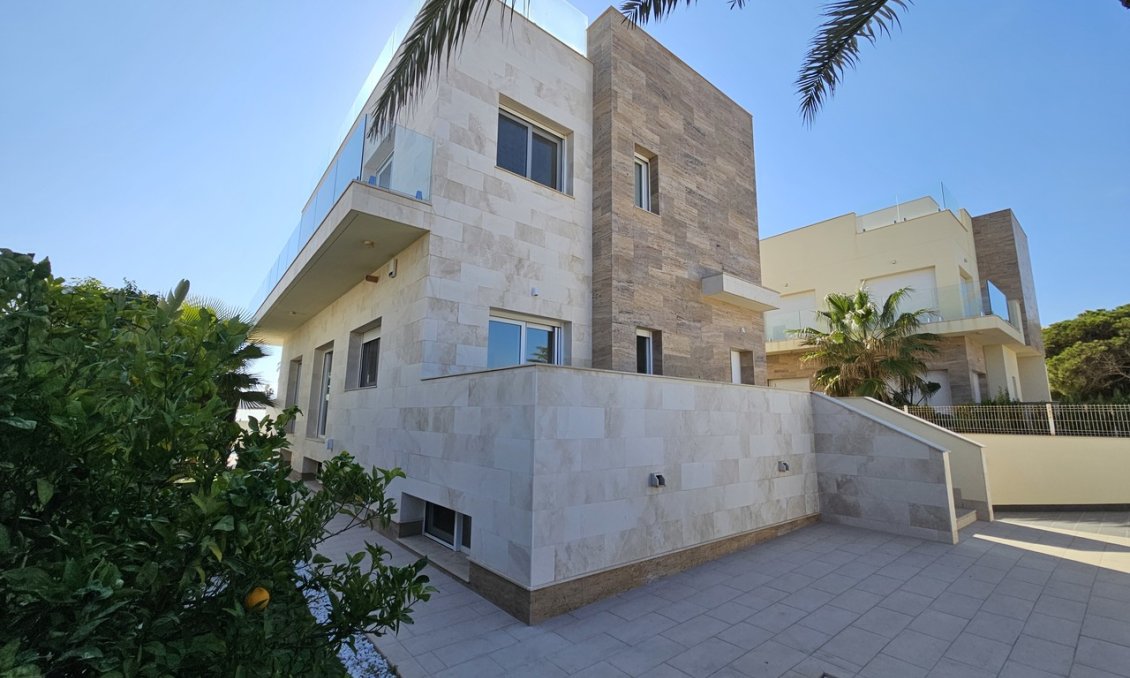 Segunda mano - Villa -
La Zenia - Costa Blanca