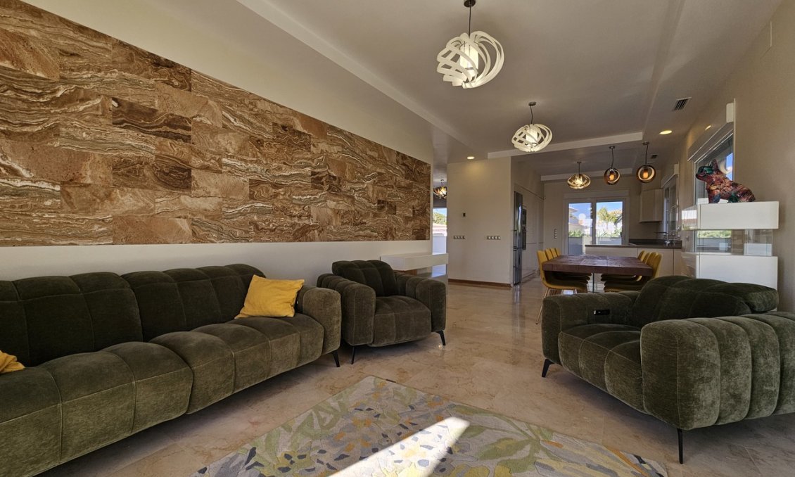 Segunda mano - Villa -
La Zenia - Costa Blanca