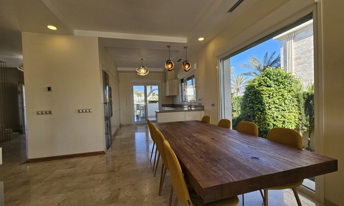 Segunda mano - Villa -
La Zenia - Costa Blanca