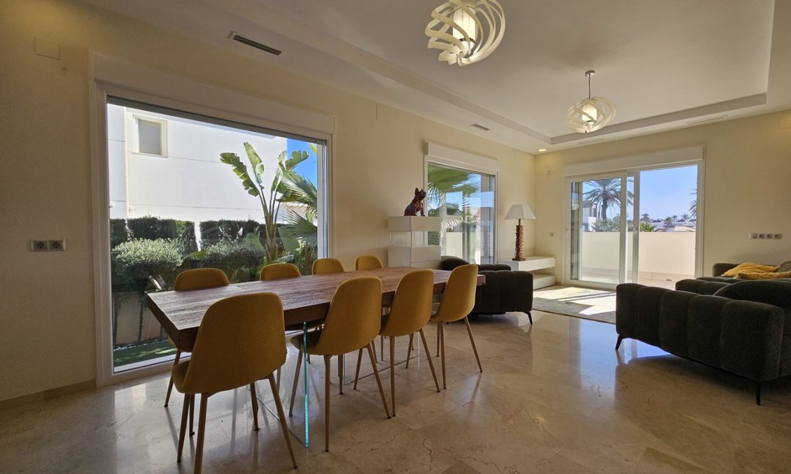 Segunda mano - Villa -
La Zenia - Costa Blanca
