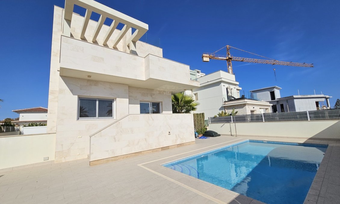Segunda mano - Villa -
La Zenia - Costa Blanca