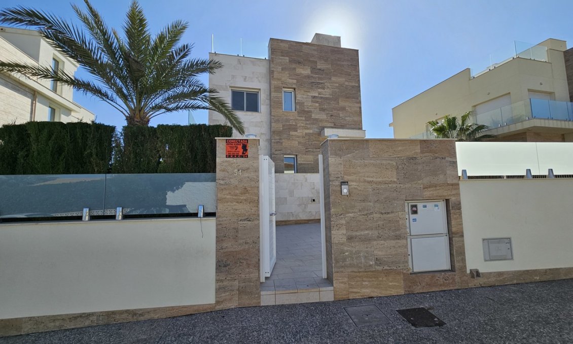 Segunda mano - Villa -
La Zenia - Costa Blanca