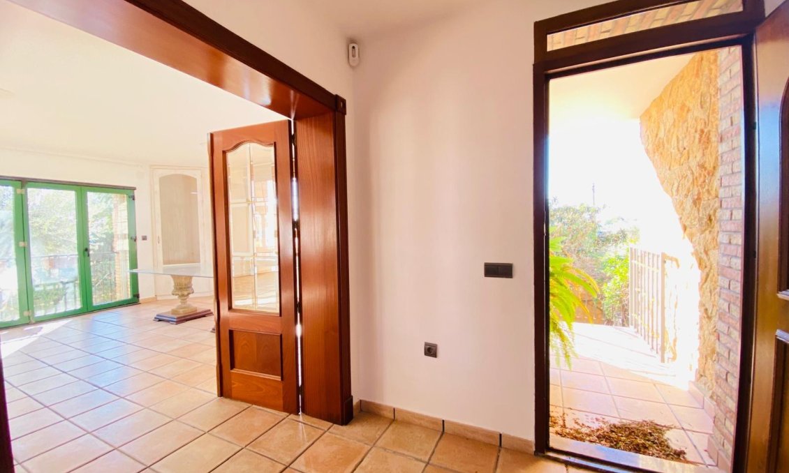 Segunda mano - Villa -
Orihuela Costa - La Florida