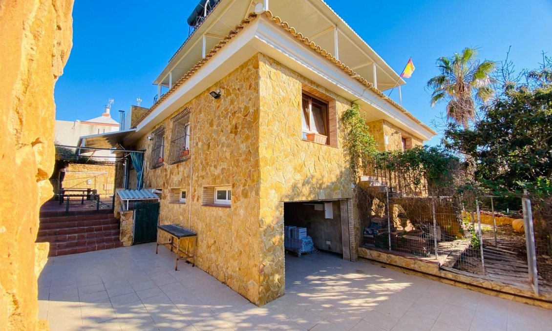 Segunda mano - Villa -
Orihuela Costa - La Florida
