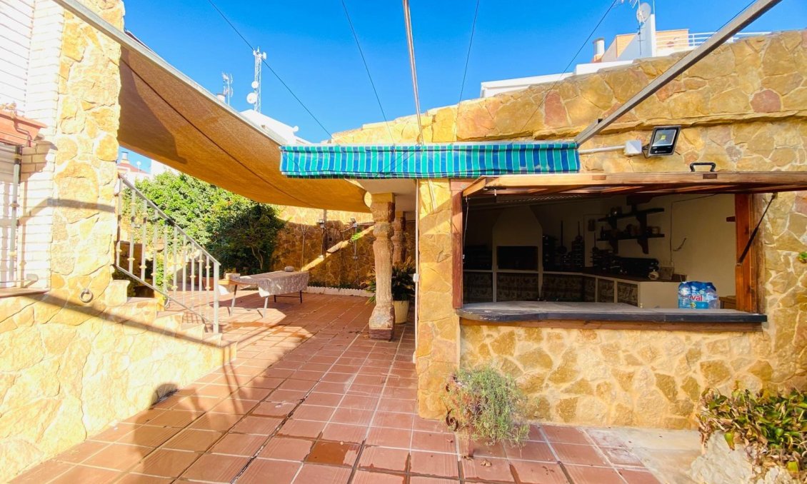 Segunda mano - Villa -
Orihuela Costa - La Florida