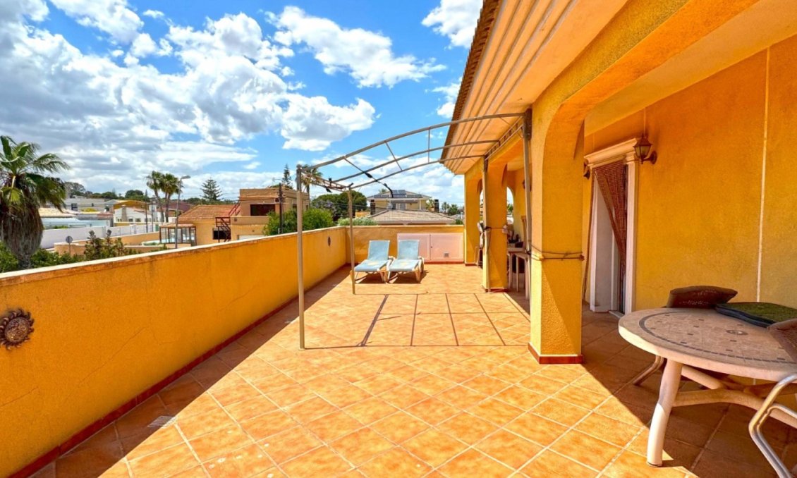 Wiederverkauf - Villa -
Torrevieja - Costa Blanca