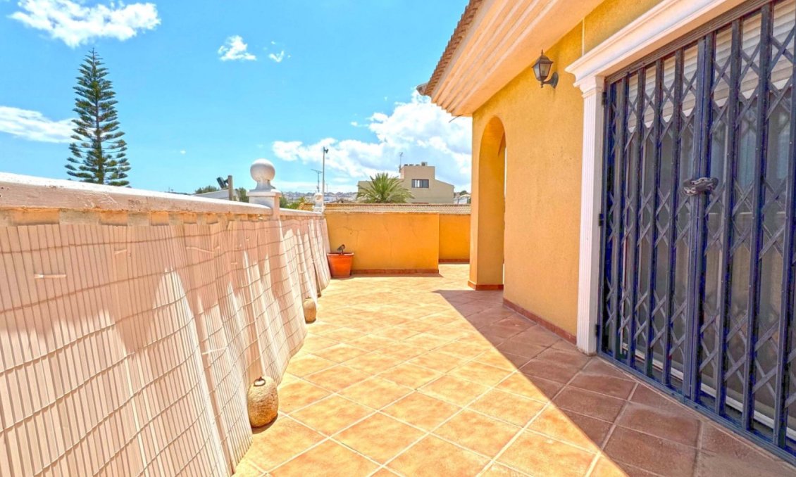 Wiederverkauf - Villa -
Torrevieja - Costa Blanca