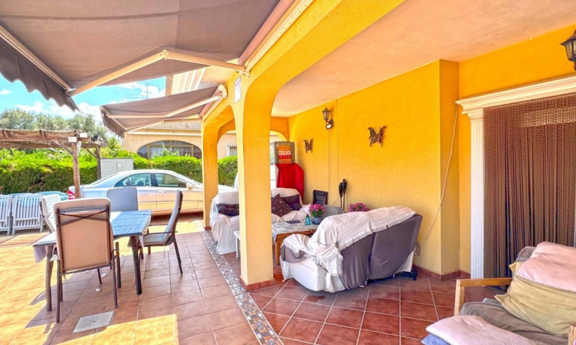 Wiederverkauf - Villa -
Torrevieja - Costa Blanca