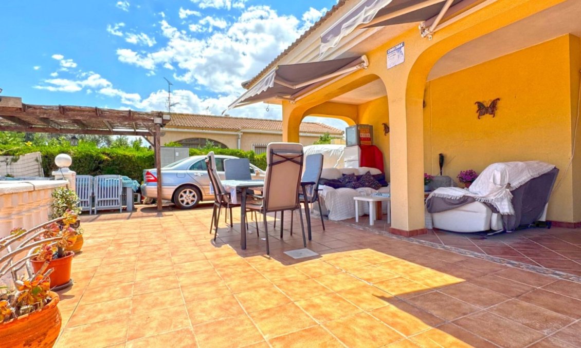 Wiederverkauf - Villa -
Torrevieja - Costa Blanca