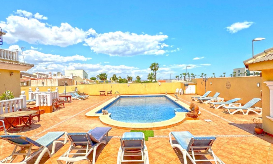 Wiederverkauf - Villa -
Torrevieja - Costa Blanca