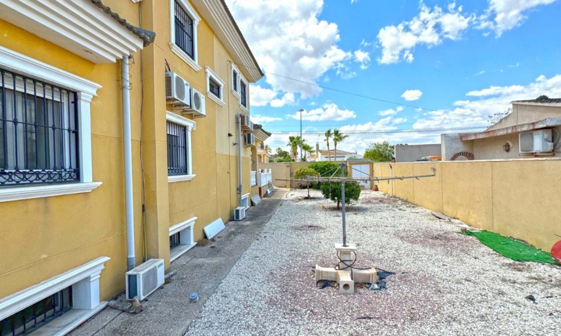 Wiederverkauf - Villa -
Torrevieja - Costa Blanca