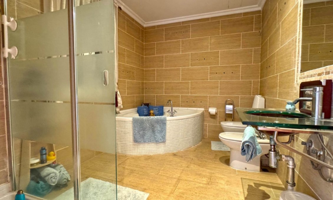Wiederverkauf - Villa -
Torrevieja - Costa Blanca
