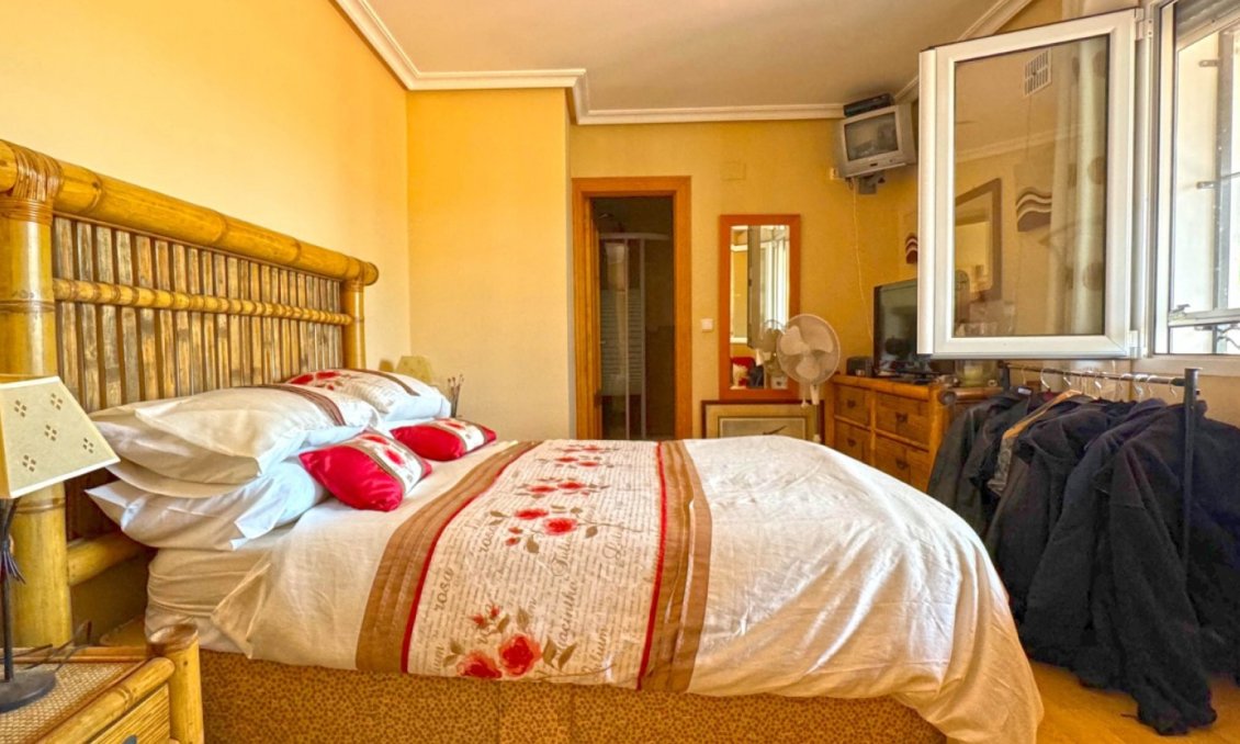 Wiederverkauf - Villa -
Torrevieja - Costa Blanca