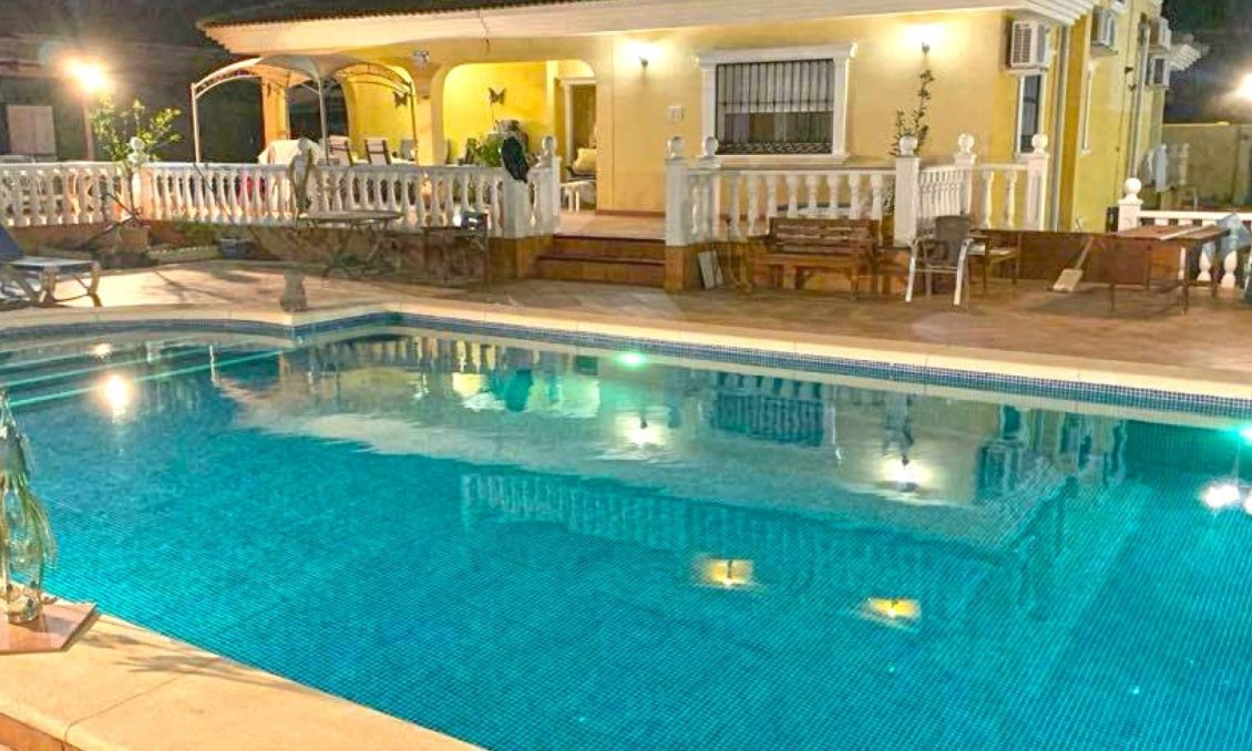Wiederverkauf - Villa -
Torrevieja - Costa Blanca