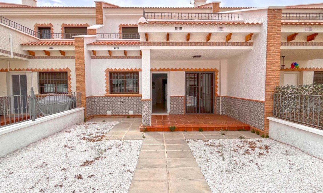 Segunda mano - Town House -
San Miguel de Salinas - Inland