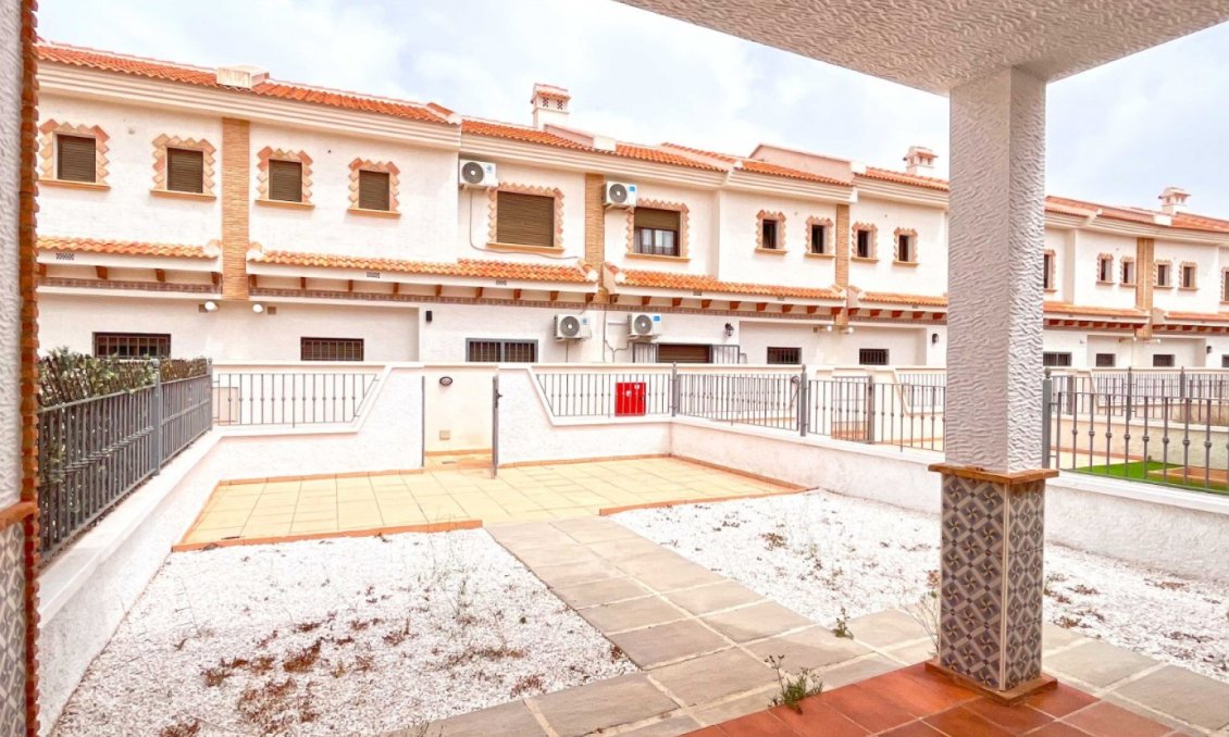 Segunda mano - Town House -
San Miguel de Salinas - Inland