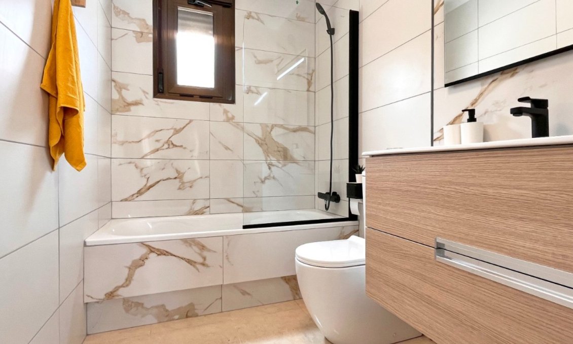 Segunda mano - Town House -
San Miguel de Salinas - Inland