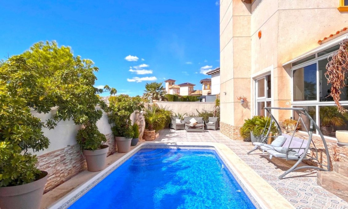 Segunda mano - Villa -
Orihuela Costa - Costa Blanca