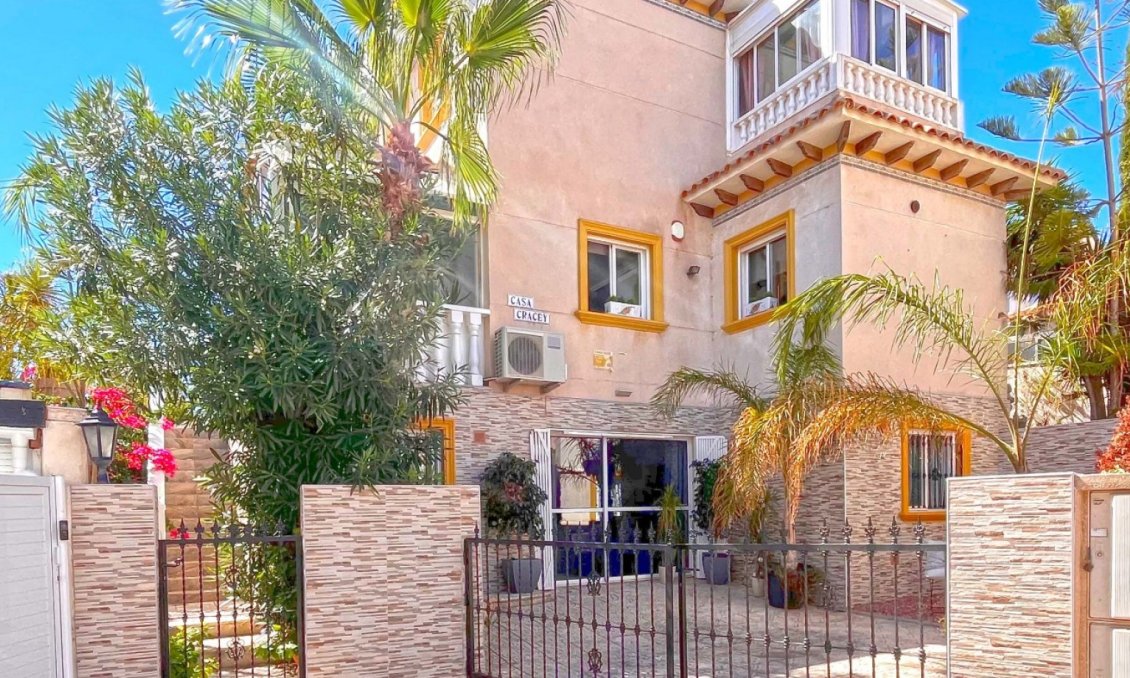 Segunda mano - Villa -
Orihuela Costa - Costa Blanca