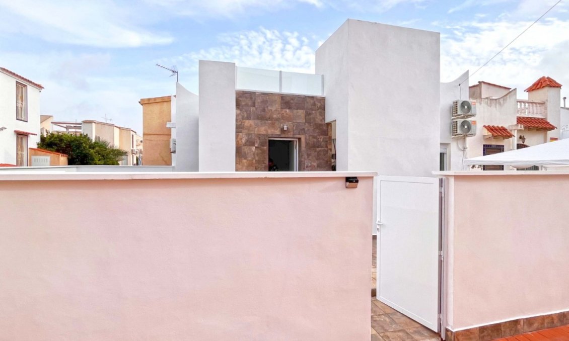 Segunda mano - Bungalow -
Orihuela Costa - Costa Blanca