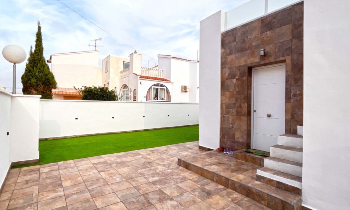 Segunda mano - Bungalow -
Orihuela Costa - Costa Blanca
