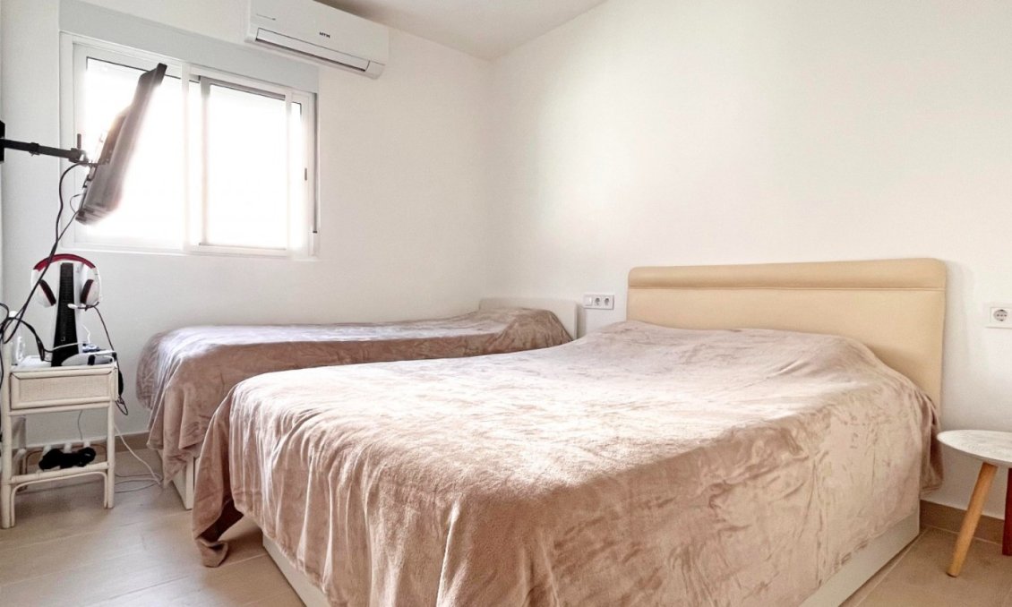 Segunda mano - Bungalow -
Orihuela Costa - Costa Blanca