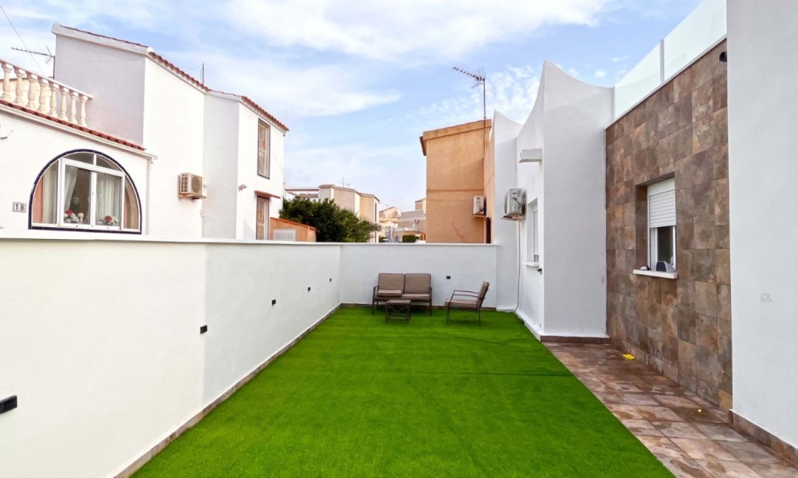 Segunda mano - Bungalow -
Orihuela Costa - Costa Blanca