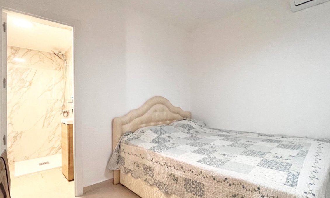 Segunda mano - Bungalow -
Orihuela Costa - Costa Blanca