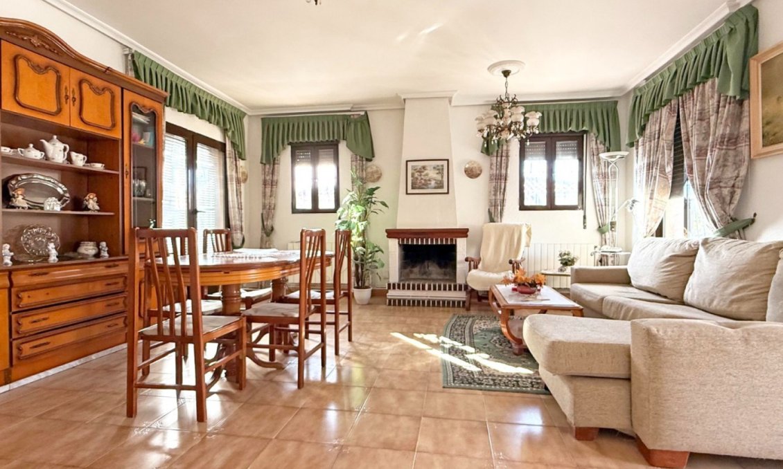 Segunda mano - Villa -
Torrevieja - Costa Blanca