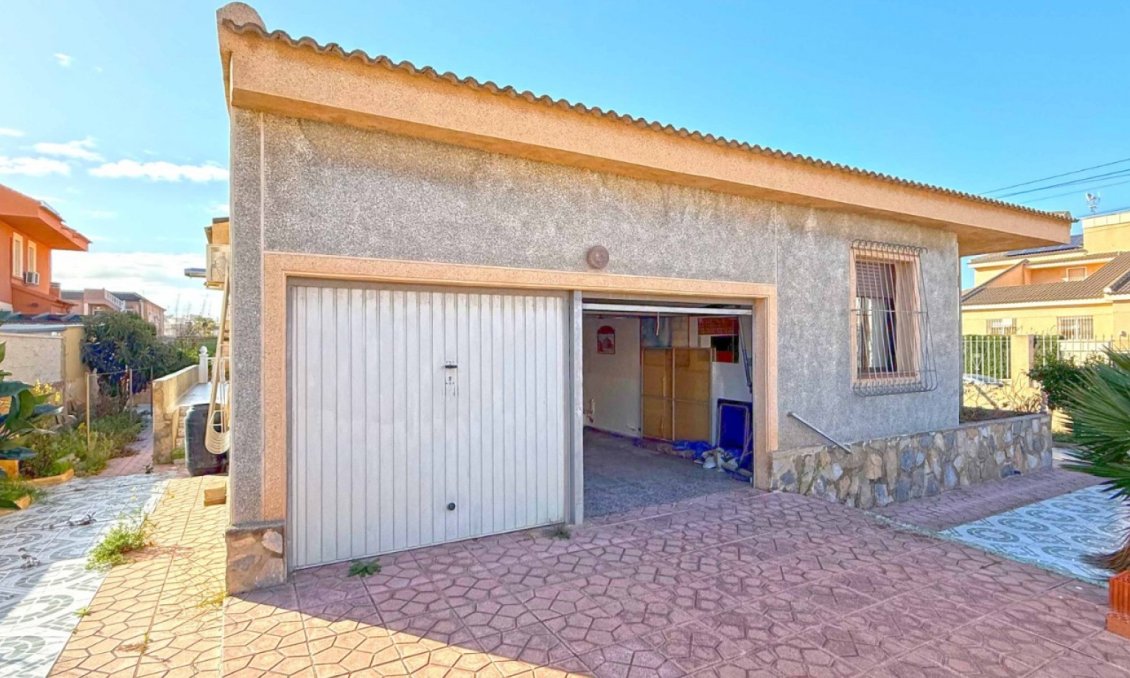 Segunda mano - Villa -
Torrevieja - Costa Blanca