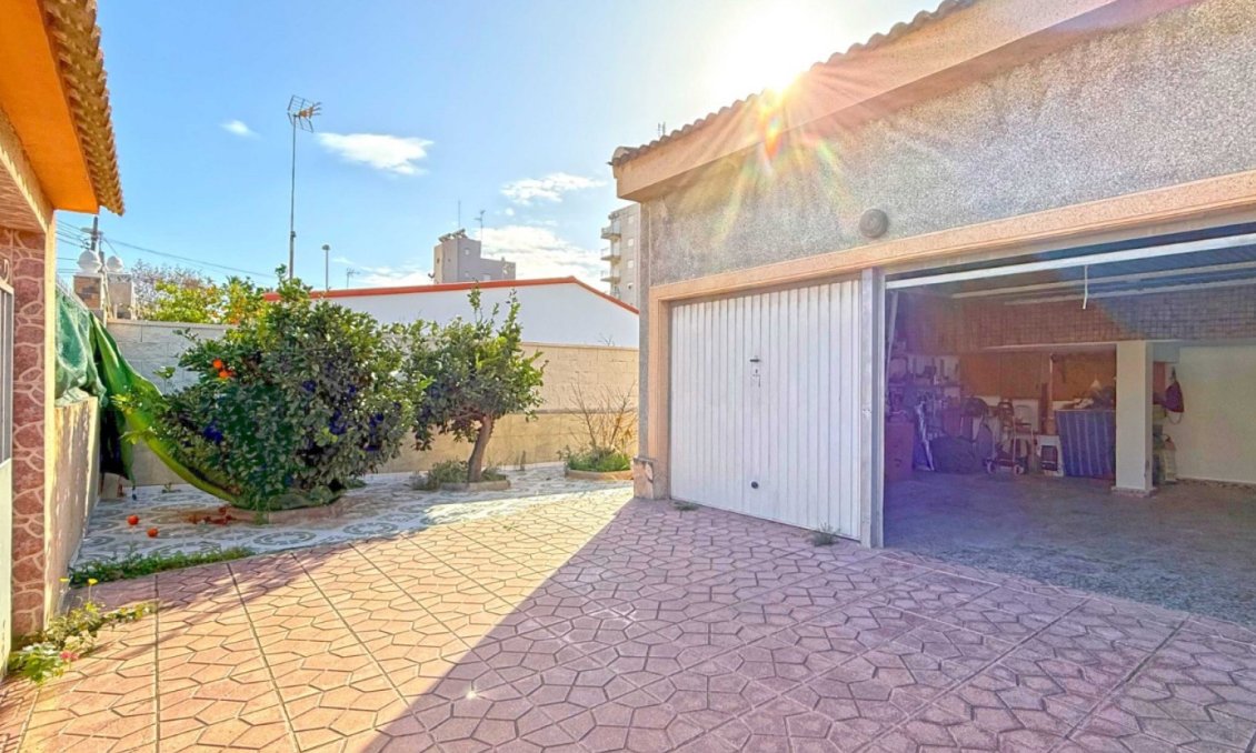 Segunda mano - Villa -
Torrevieja - Costa Blanca