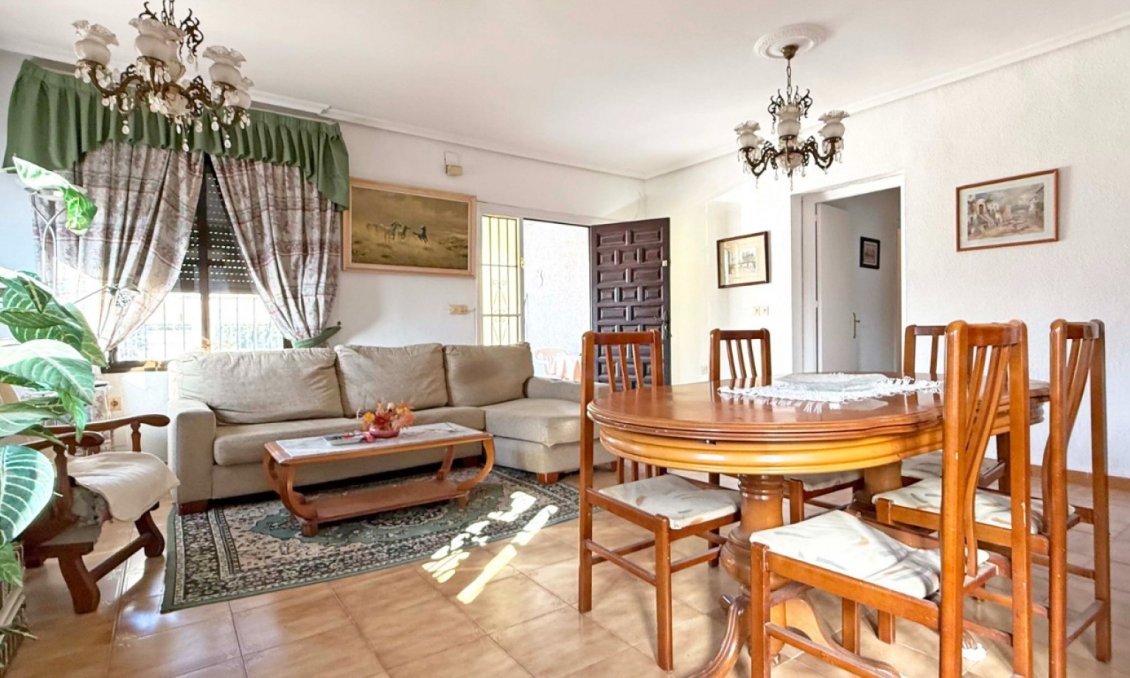 Segunda mano - Villa -
Torrevieja - Costa Blanca