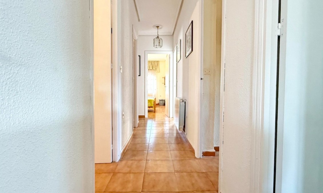 Segunda mano - Villa -
Torrevieja - Costa Blanca