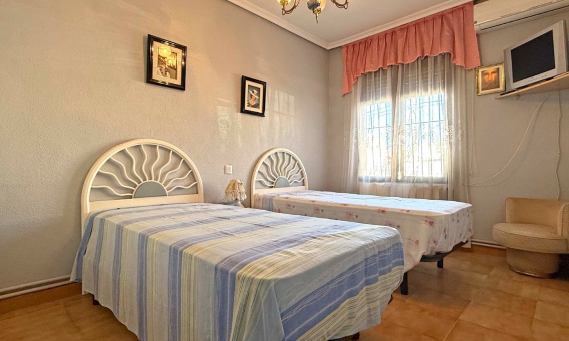 Segunda mano - Villa -
Torrevieja - Costa Blanca